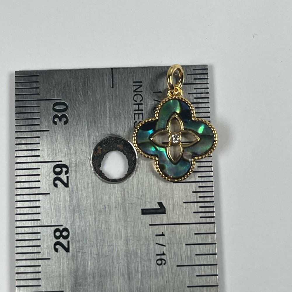 18 K Plated Abalone CZ Floral Clover Charm Pendant - Picture 8 of 8